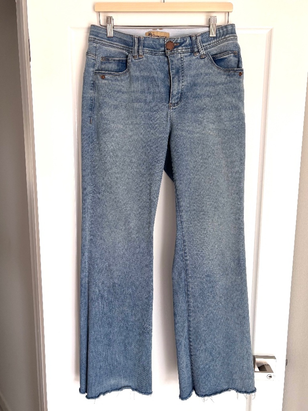 Democracy Flared Light Wash High Rise Jeans Women’s Size 10